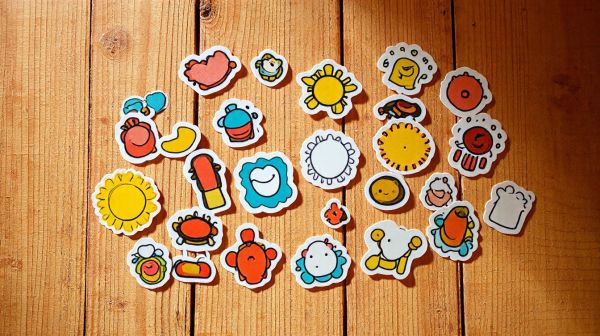 10 idee creative per confezionare adesivi brandizzati